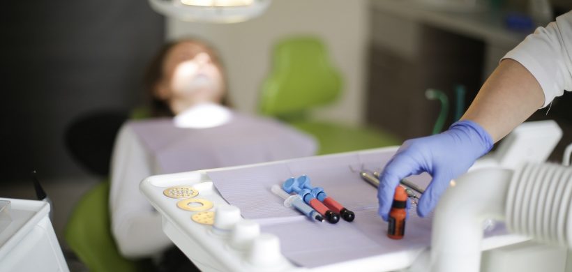 Atención dental del paciente con enfermedad de Alzheimer. Informe de caso