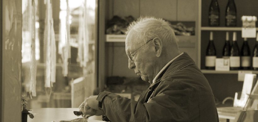 SOBRE EL PATRÓN ALIMENTARIO DE LOS ADULTOS MAYORES Y LAS ASOCIACIONES ENTRE EL CONSUMO DE ALIMENTOS Y LOS TRASTORNOS COGNITIVOS